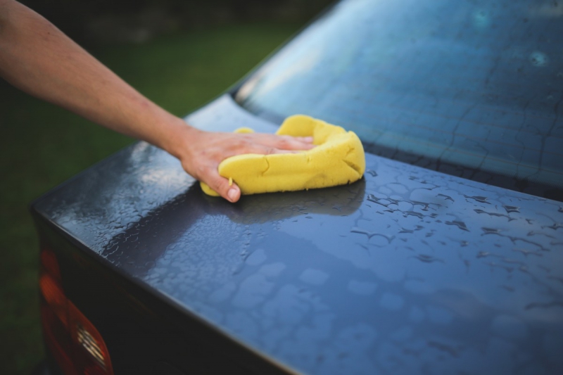 carrosserie-BENDEJUN-min_cleaning_washing_carwash_sponge_car_auto_hand_man-722705